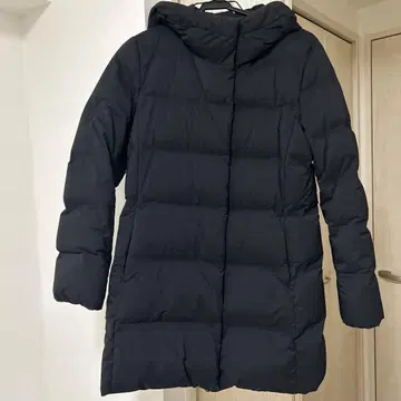 UNIQLO 블랙 심리스 다운 자켓 S 사이즈