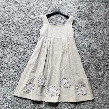 폭시 38 린넨 플라워 엠파이어 원피스