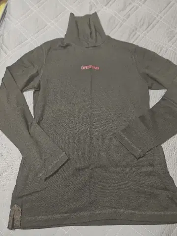 브리핑 하이넥 셔츠 블랙