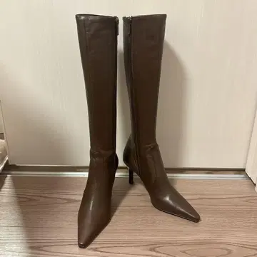 새상품급 메다 브라운 가죽 롱 부츠