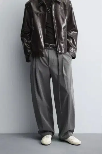 새상품급 ZARA 벌룬 플리츠 벨트 팬츠 현행 모델