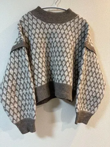 archives 다이아몬드 패턴 스웨터