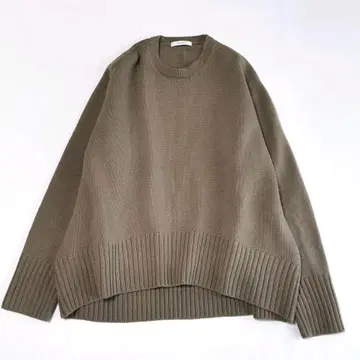 22aw 새상품급 치노 크루넥 니트 울100% 루즈핏 올리브