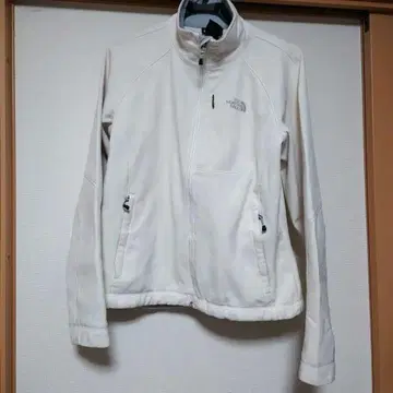 THE NORTH FACE 화이트 자켓