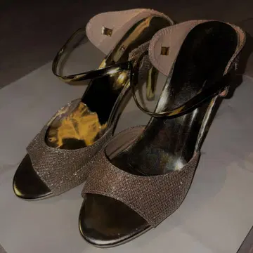 [ 거의 미사용 새상품 ] 23.5cm 오픈토 하이힐 골드