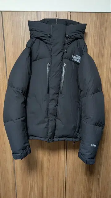 The North Face 블랙 다운 자켓