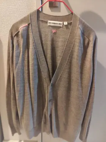 유니클로 아냐 힌드마치 콜라보 긴팔 가디건