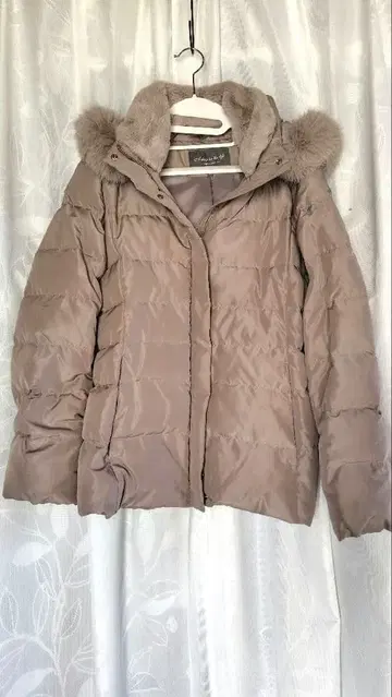 새상품급 퍼 포함 다운 자켓 36