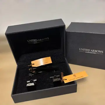 새상품 UNITED ARROWS 커프스와 넥타이핀 세트