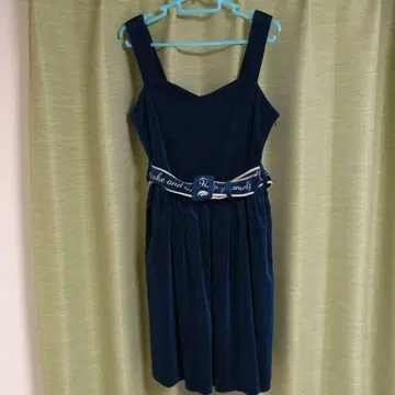 벨로아 소재 모스그린 점프스커트 원피스