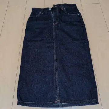 AZUL BY MOUSSY 다크 데님 타이트 스커트