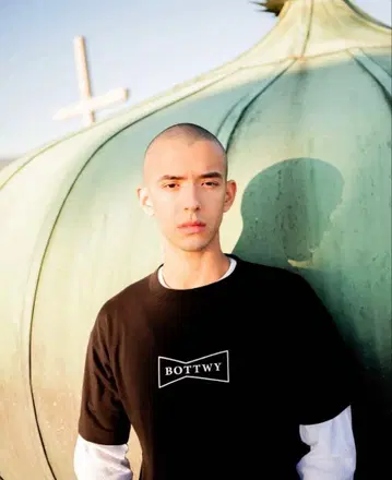 BOTT x verdy 캔 블랙 T셔츠 L 사이즈