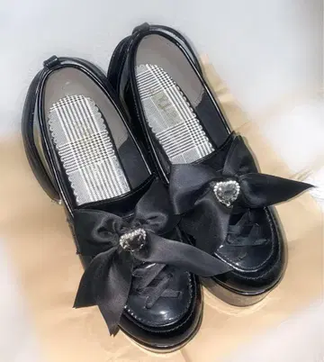 cs T&P 비쥬 리본 포함 로퍼 통굽 펌프스 L 사이즈