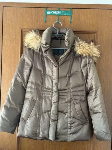 새상품급 UNTITLED 퍼 후드 다운