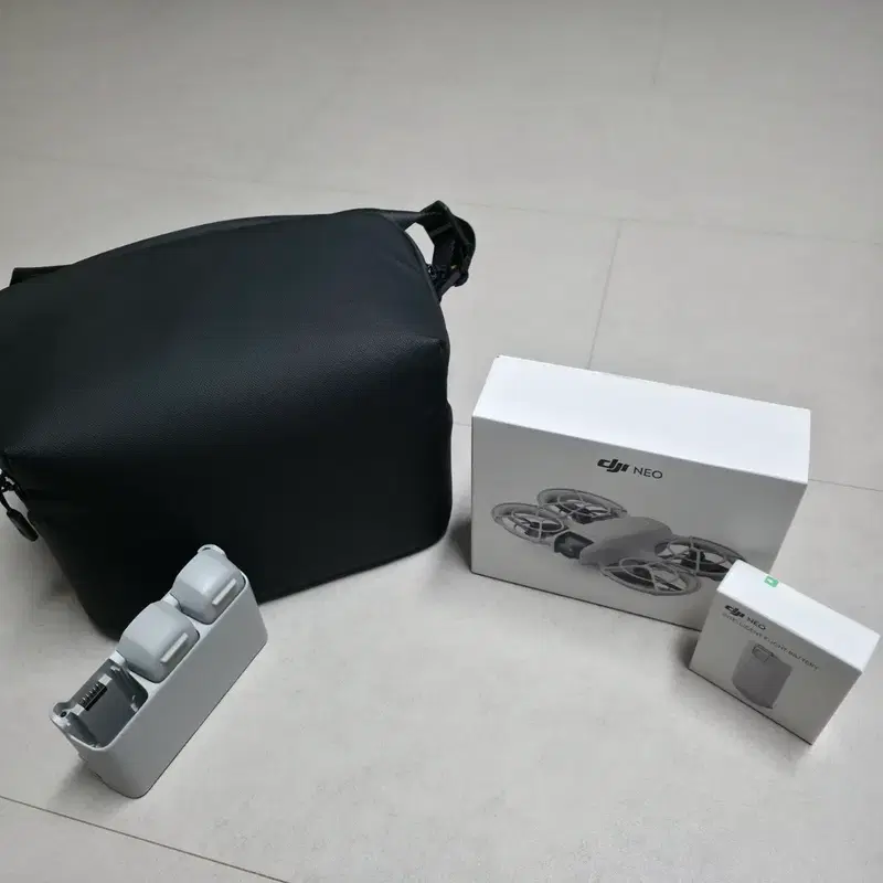 DJI NEO 1 드론 단순개봉 +케어+배터리 충전기 ,배터리2개+가방