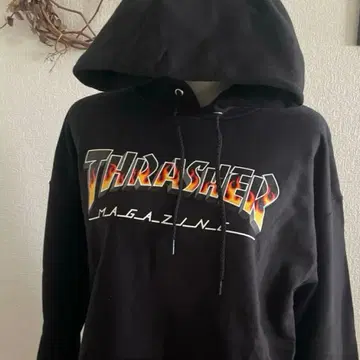 THRASHER 블랙 후드 부착 후드티