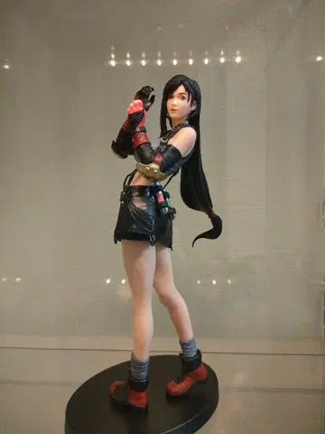 파이널 판타지 티파 락하트 피규어