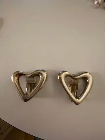 에디트폴르 실버 하트형 귀찌