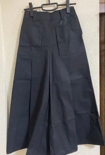 블랙 와이드 팬츠 포켓 부착