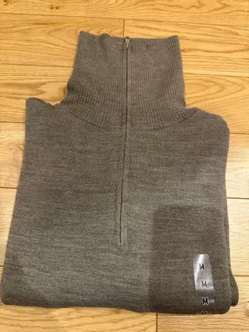 UNIQLO U 더블 페이스 하프 지퍼 스웨터 M 사이즈 OLIVE