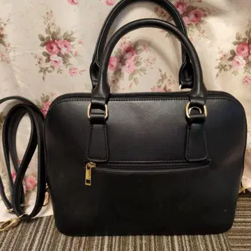 블랙 핸드백 탈부착 가능 스트랩 포함