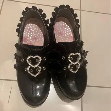 csT&P 글리터 큐빅 버클 통굽 로퍼 M 사이즈 지뢰