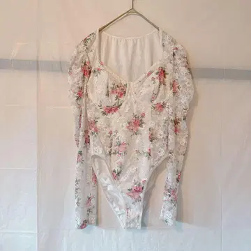 새상품급 SHEIN 플라워 프린트 레이스 바디수트 [M] 화이트 꽃무늬