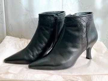 DIANA 블랙 가죽 스틸레토 부츠