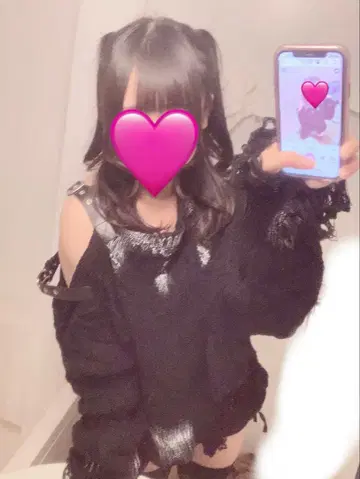 블랙 오프숄더 니트