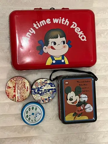 Peko 애니메이션 캐릭터 캔 세트