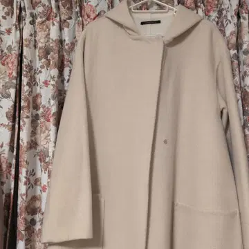 반야돔 스톰 후드 부착 코트 흰색 화이트 클리닝 완료