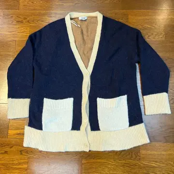 COS | 네이비/베이지 가디건 L 사이즈
