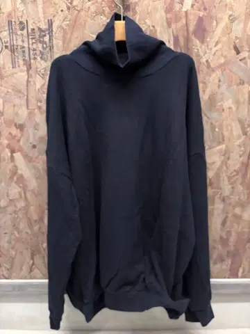 KUME.JP 네이비 터틀넥 트레이닝복