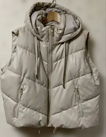 ZARA 베이지 퀼팅 다운 베스트