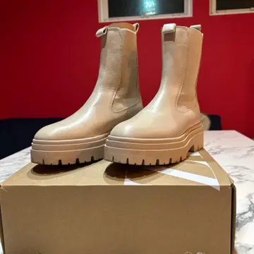 새상품급 ZARA 베이지 사이드 고어 부츠 통굽