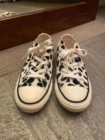 컨버스 레오파드 무늬 스니커즈 23