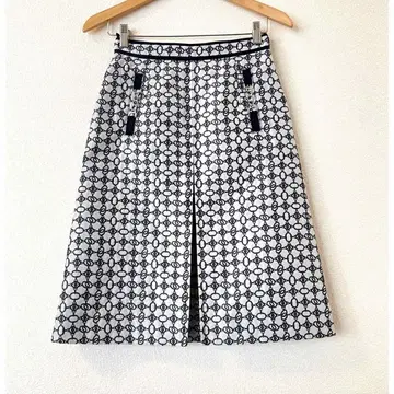 아나이 체인 모노그램 스커트