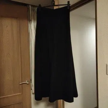 ebure 소프트 스무스 니트 플레어 스커트 네이비