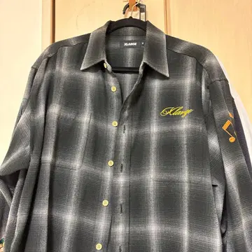 XLARGE 체크 무늬 플란넬 셔츠 M 사이즈