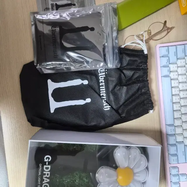 [단순개봉]gd응원봉 데이지봉+포카11장