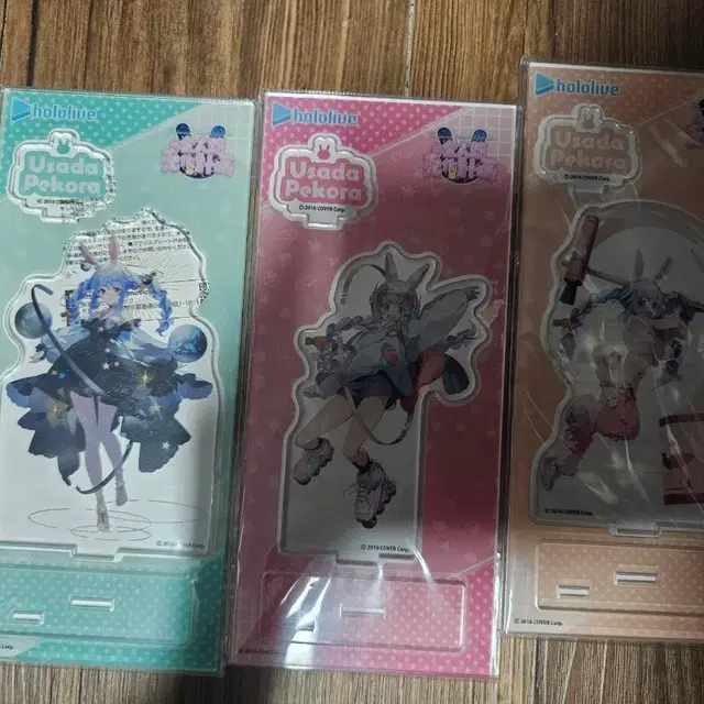 홀로라이브 우사다 페코라 아크릴 스탠드 3종 일괄