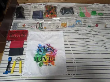 캐릭터 굿즈 세트 (T셔츠 포함)