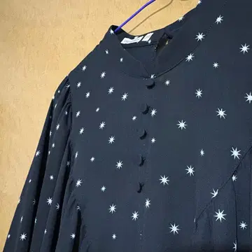 드레 스테리아 블라우스