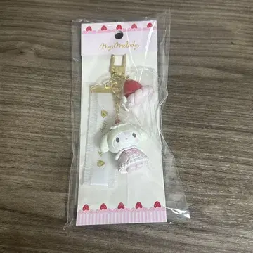 산리오 마이멜로디 딸기 휘핑 케이크 키링 마이멜로디