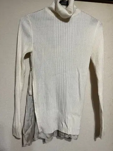 에포카 - 플리츠 라이너 포함 터틀넥 스웨터