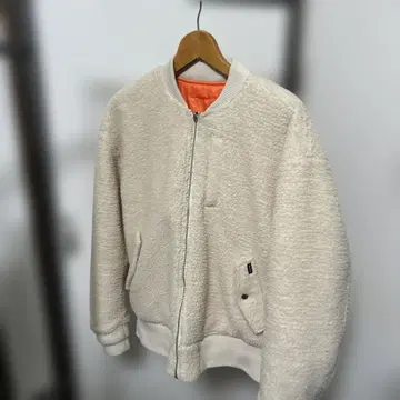 RVCA 보아 자켓 크림색