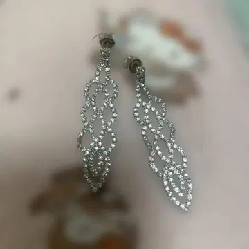 엘레강트한 실버 귀걸이