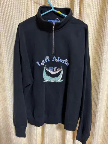 레프트 얼론 LeftAlone 자수 하프 지퍼 맨투맨