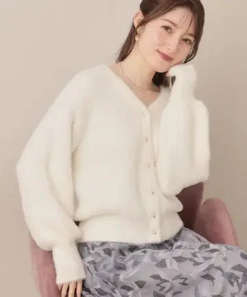 쿠튀르 브로치 페더 가디건 S 아이보리 펄 버튼