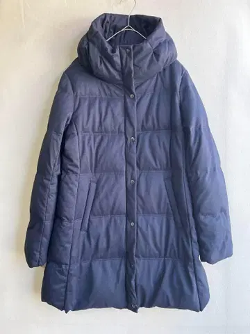 새상품급 에밀리아 여성용 다운 코트 A라인 M 네이비